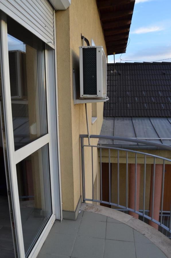 Apartamento Flat At The Edge Of The Center + Parking Budapest Exterior foto